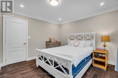 31 Bearwood Drive, Toronto, ON - Indoor Photo Showing Bedroom