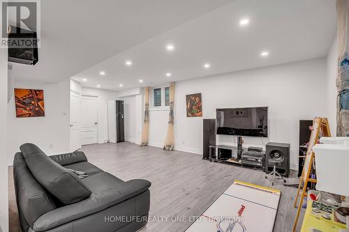 31 Bearwood Drive, Toronto, ON - Indoor