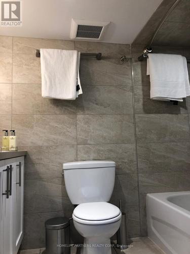 511 Indian Grove, Toronto, ON - Indoor Photo Showing Bathroom