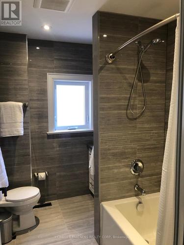 511 Indian Grove, Toronto, ON - Indoor Photo Showing Bathroom