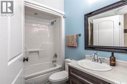 12 Vickar Place, Melfort, SK - Indoor Photo Showing Bathroom