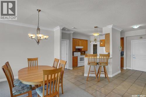 403 3101 Renfrew Crescent E, Regina, SK - Indoor Photo Showing Dining Room