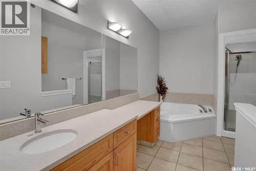 403 3101 Renfrew Crescent E, Regina, SK - Indoor Photo Showing Bathroom