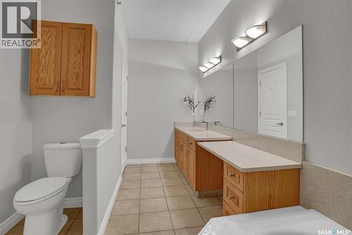 403 3101 Renfrew Crescent E, Regina, SK - Indoor Photo Showing Bathroom
