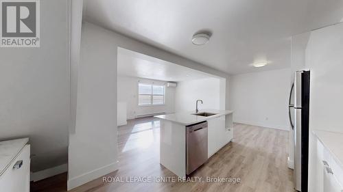 10 - 105 Andover Drive, London South, ON - Indoor Photo Showing Kitchen