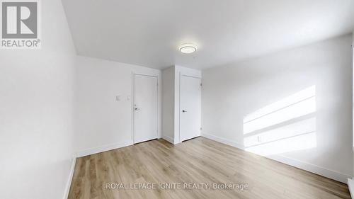 10 - 105 Andover Drive, London South, ON - Indoor Photo Showing Other Room