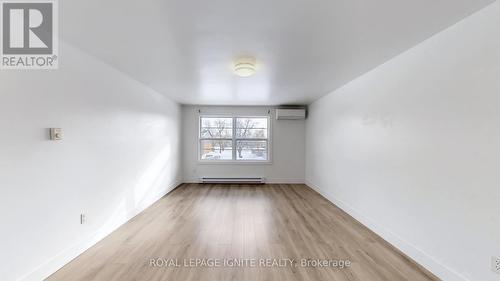 10 - 105 Andover Drive, London South, ON - Indoor Photo Showing Other Room