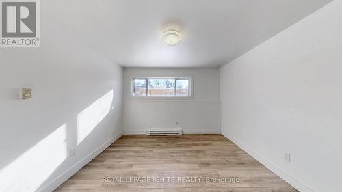 10 - 105 Andover Drive, London South, ON - Indoor Photo Showing Other Room