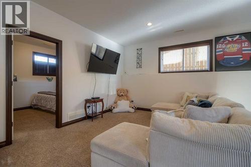 380 Grizzly Crescent N, Lethbridge, AB - Indoor