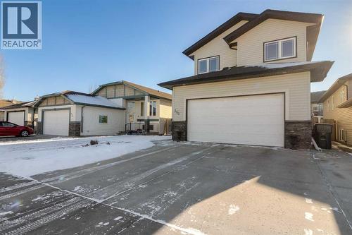 380 Grizzly Crescent N, Lethbridge, AB - Outdoor