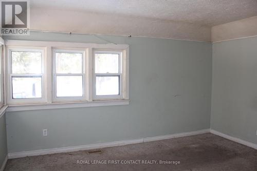 47 Riverside Drive, Dysart Et Al, ON - Indoor Photo Showing Other Room