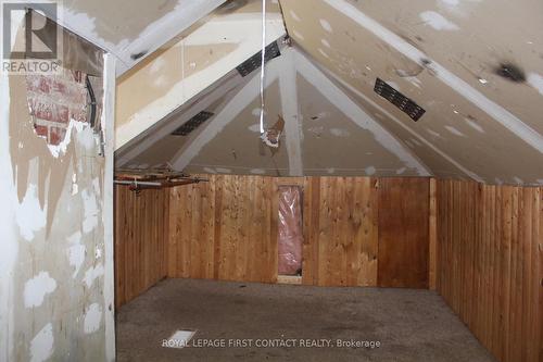 47 Riverside Drive, Dysart Et Al, ON - Indoor Photo Showing Other Room