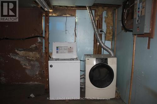 47 Riverside Drive, Dysart Et Al, ON - Indoor Photo Showing Laundry Room