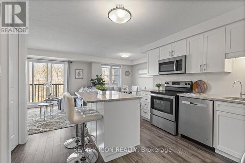 21D - 1989 Ottawa Street S, Kitchener, ON - Indoor Photo Showing Kitchen With Upgraded Kitchen