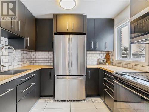 659 Upper Wentworth Street, Hamilton, ON - Indoor Photo Showing Kitchen