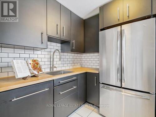 659 Upper Wentworth Street, Hamilton, ON - Indoor Photo Showing Kitchen