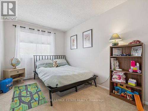 659 Upper Wentworth Street, Hamilton, ON - Indoor Photo Showing Bedroom