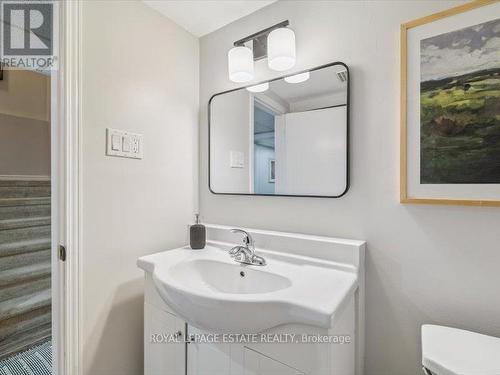 659 Upper Wentworth Street, Hamilton, ON - Indoor Photo Showing Bathroom