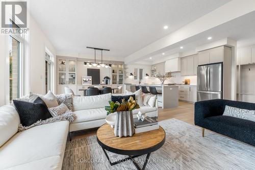 83 Dunnigan Drive, Kitchener, ON - Indoor Photo Showing Living Room