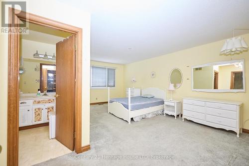 Primary bedroom with ensuite bath - 20 - 2720 Mewburn Road, Niagara Falls (Casey), ON - Indoor Photo Showing Bedroom