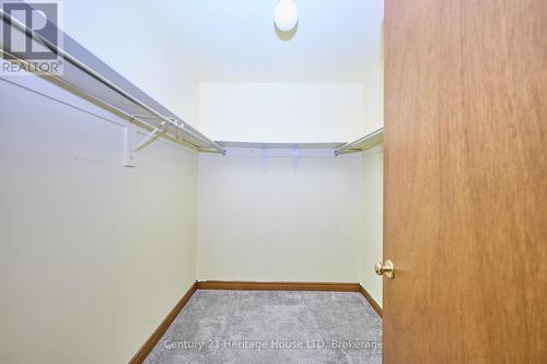 Walk in closet - 20 - 2720 Mewburn Road, Niagara Falls (Casey), ON - Indoor Photo Showing Other Room