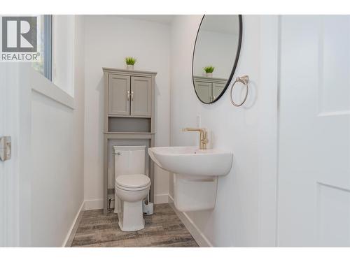 2690 Monte Christo Street, Rossland, BC - Indoor Photo Showing Bathroom
