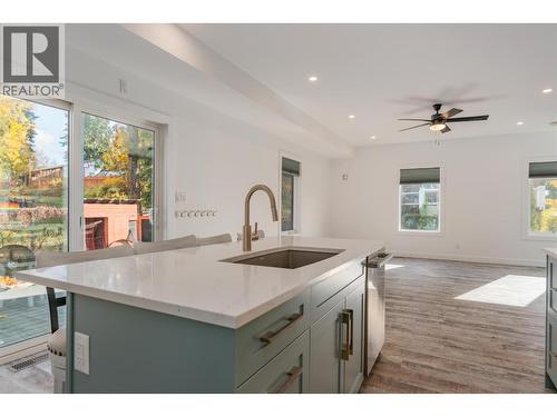 2690 Monte Christo Street, Rossland, BC - Indoor Photo Showing Kitchen With Upgraded Kitchen
