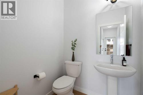 158 Ambleton Drive Nw, Calgary, AB - Indoor Photo Showing Bathroom