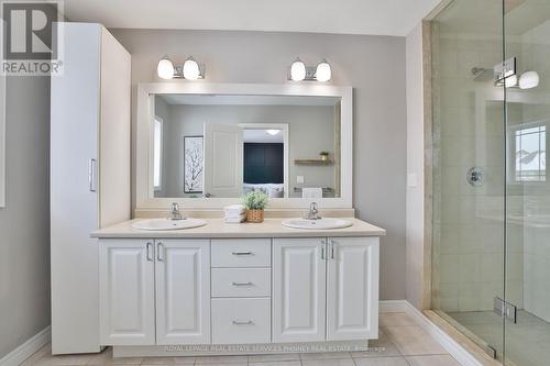 15 Cutts Crescent, Hamilton, ON - Indoor Photo Showing Bathroom