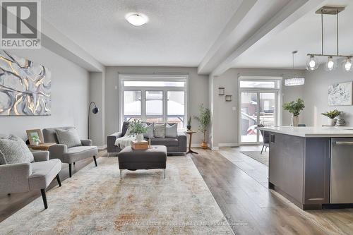 15 Cutts Crescent, Hamilton, ON - Indoor