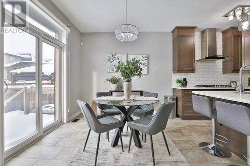 15 Cutts Crescent, Hamilton, ON - Indoor Photo Showing Dining Room