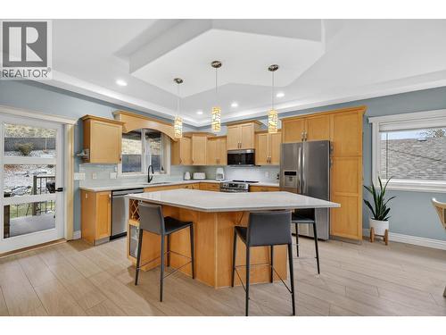 Kitchen - 867 Steele Road, Kelowna, BC - Indoor Photo Showing Kitchen With Upgraded Kitchen