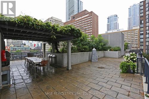 328 - 25 Carlton Street, Toronto, ON - Outdoor