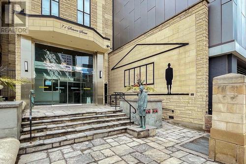2001 - 71 Simcoe Street, Toronto, ON - Outdoor