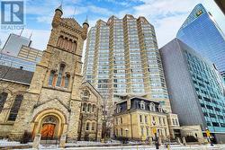 2001 - 71 SIMCOE STREET  Toronto, ON M5J 2S9