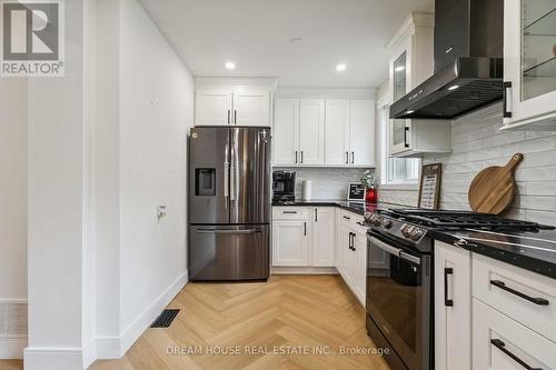 1430 Palmetto Drive, Oshawa, ON - Indoor Photo Showing Kitchen With Upgraded Kitchen