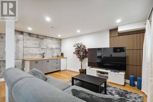 1430 Palmetto Drive, Oshawa, ON - Indoor