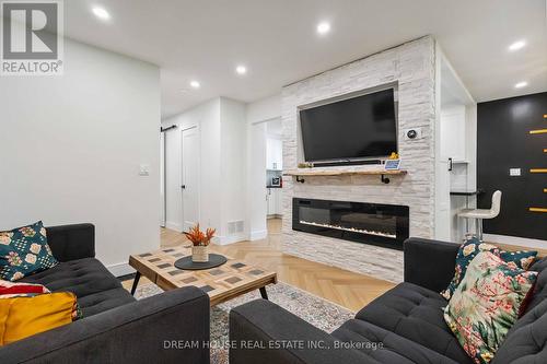 1430 Palmetto Drive, Oshawa, ON - Indoor Photo Showing Living Room With Fireplace