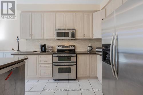 60 Cider Crescent, Richmond Hill, ON - Indoor Photo Showing Kitchen