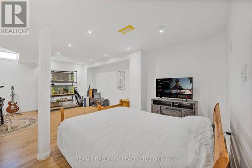 60 Cider Crescent, Richmond Hill, ON - Indoor Photo Showing Bedroom
