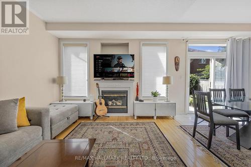 60 Cider Crescent, Richmond Hill, ON - Indoor Photo Showing Living Room With Fireplace