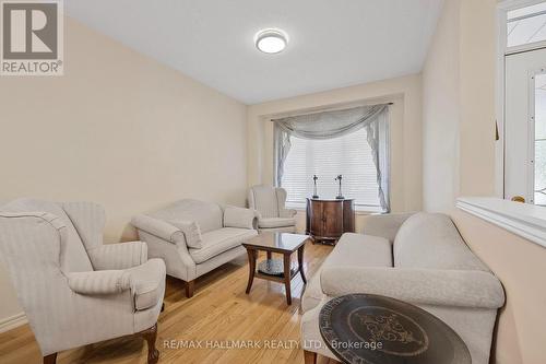 60 Cider Crescent, Richmond Hill, ON - Indoor Photo Showing Living Room