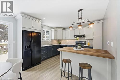 126 Aspen Street, Paris, ON - Indoor Photo Showing Kitchen