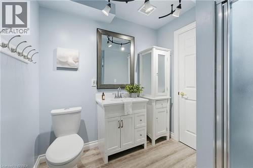 126 Aspen Street, Paris, ON - Indoor Photo Showing Bathroom