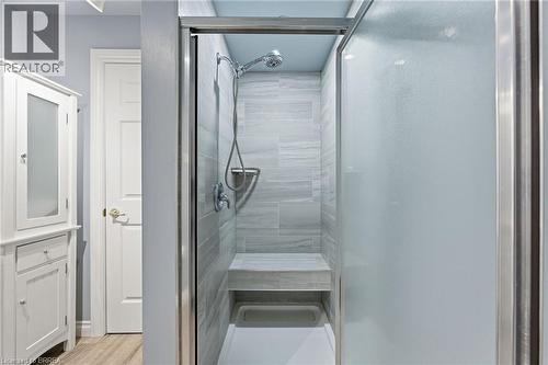 126 Aspen Street, Paris, ON - Indoor Photo Showing Bathroom