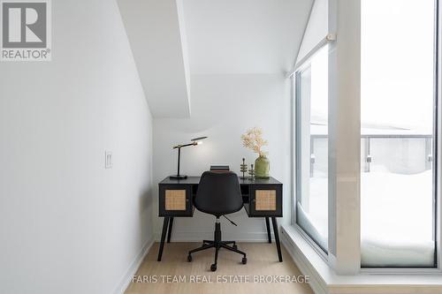 611 - 31 Huron Street, Collingwood, ON - Indoor