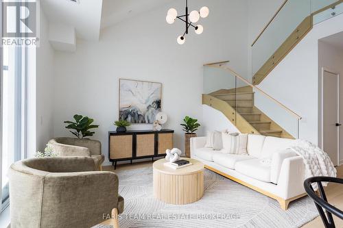 611 - 31 Huron Street, Collingwood, ON - Indoor Photo Showing Living Room