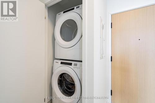 611 - 31 Huron Street, Collingwood, ON - Indoor Photo Showing Laundry Room