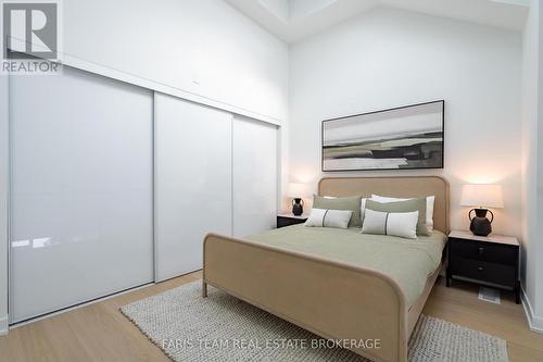 611 - 31 Huron Street, Collingwood, ON - Indoor Photo Showing Bedroom