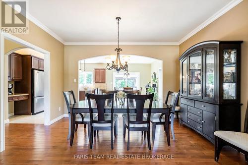 64 Red Oak Crescent, Oro-Medonte, ON - Indoor Photo Showing Dining Room